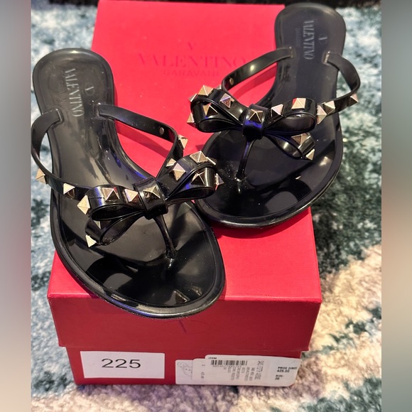 Valentino Garavani RUBBER ROCKSTUD THONG size 38 - Picture 2 of 10